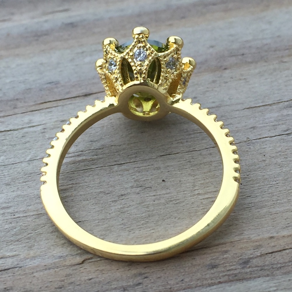 Peridot w/ cz gold over silver queen crown ring - Picture 5 of 8